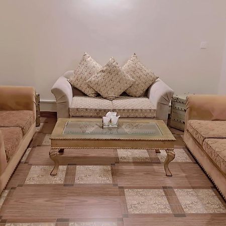Royal Grace Guest House Islamabad Bagian luar foto