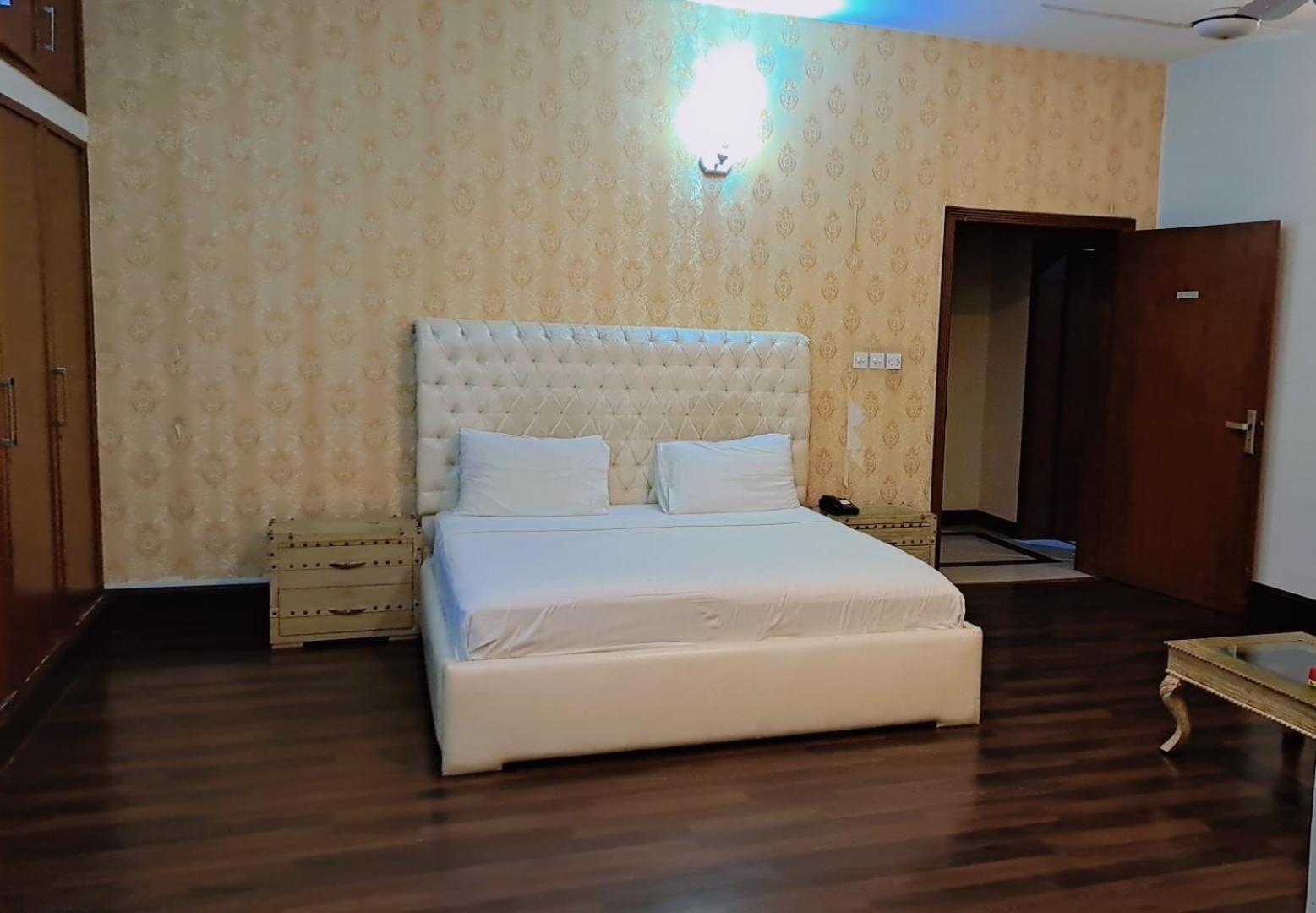 Royal Grace Guest House Islamabad Bagian luar foto