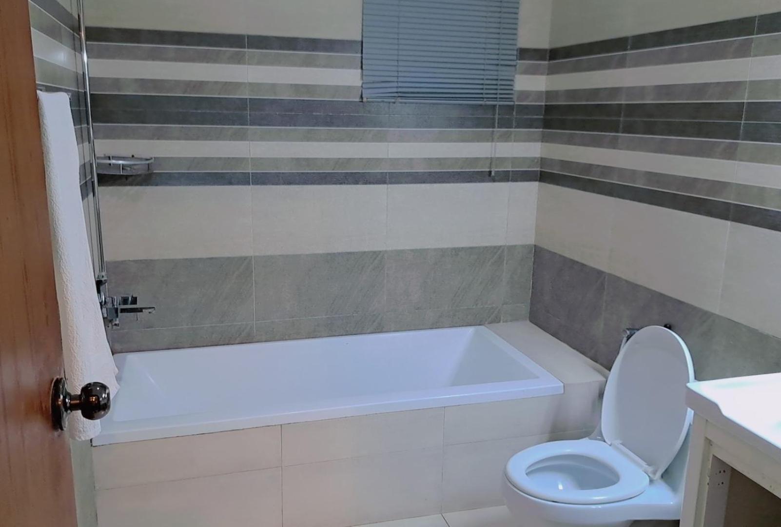 Royal Grace Guest House Islamabad Bagian luar foto