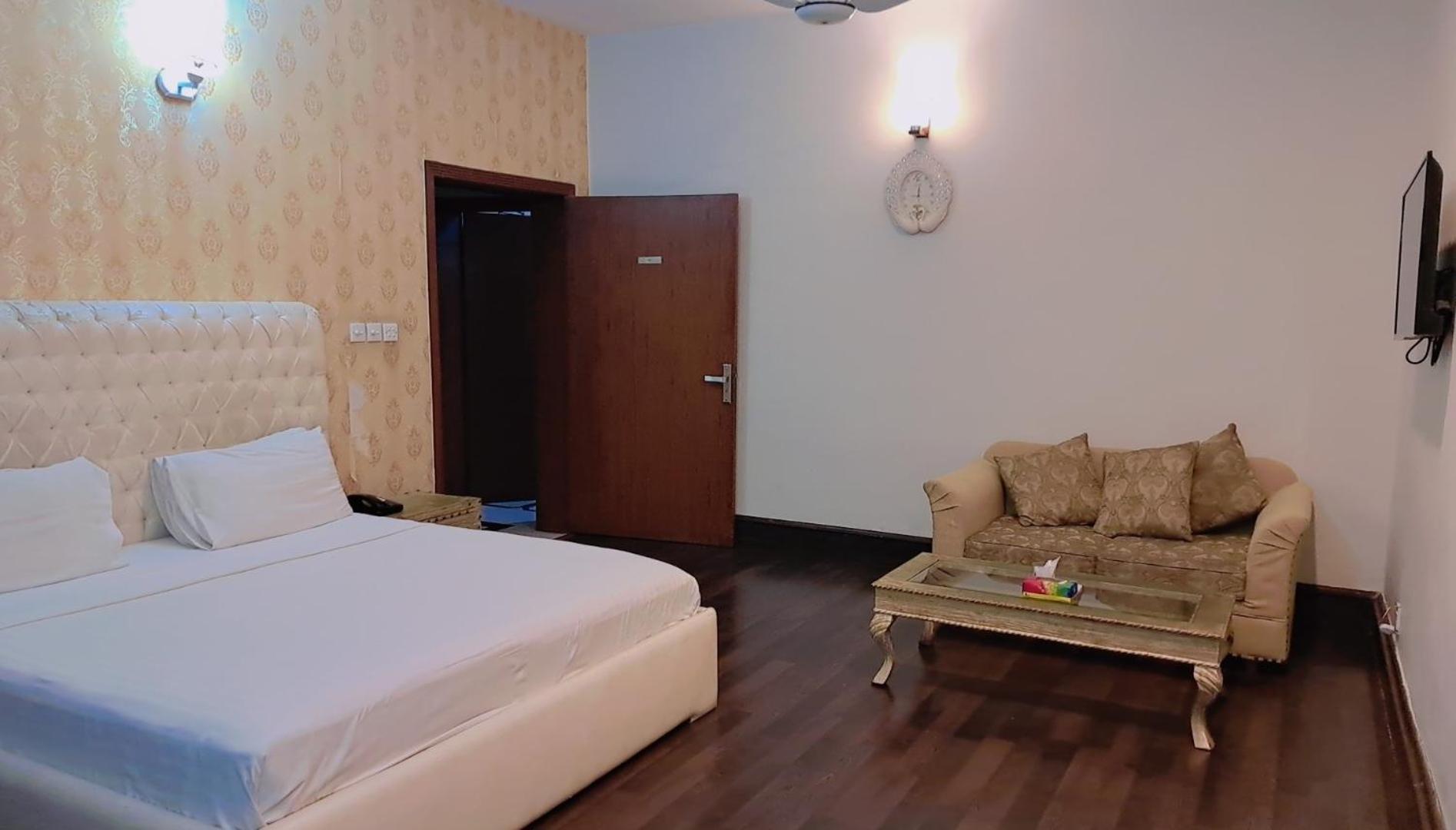 Royal Grace Guest House Islamabad Bagian luar foto