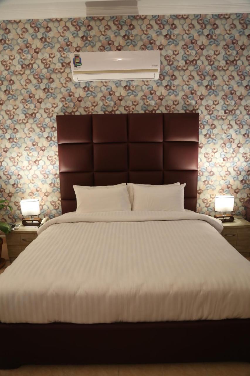 Royal Grace Guest House Islamabad Bagian luar foto